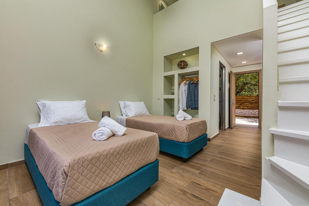 Kozanos Suites With Private Pool Amoudi Exterior foto